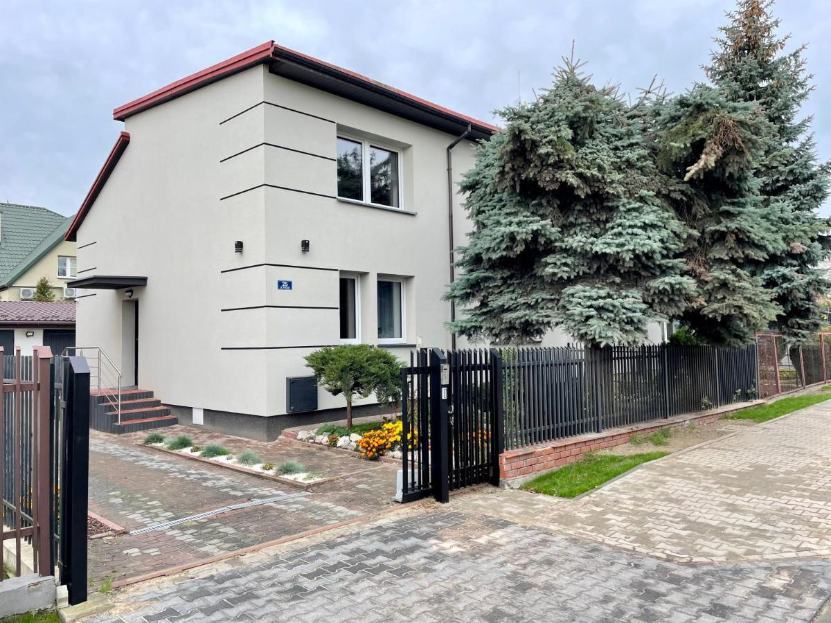 Przestronny Apartament W Centrum Miasta Radom Exteriör bild